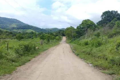 BA 549 Entronc da BR 330 Distrito de Itaibó Apuarema