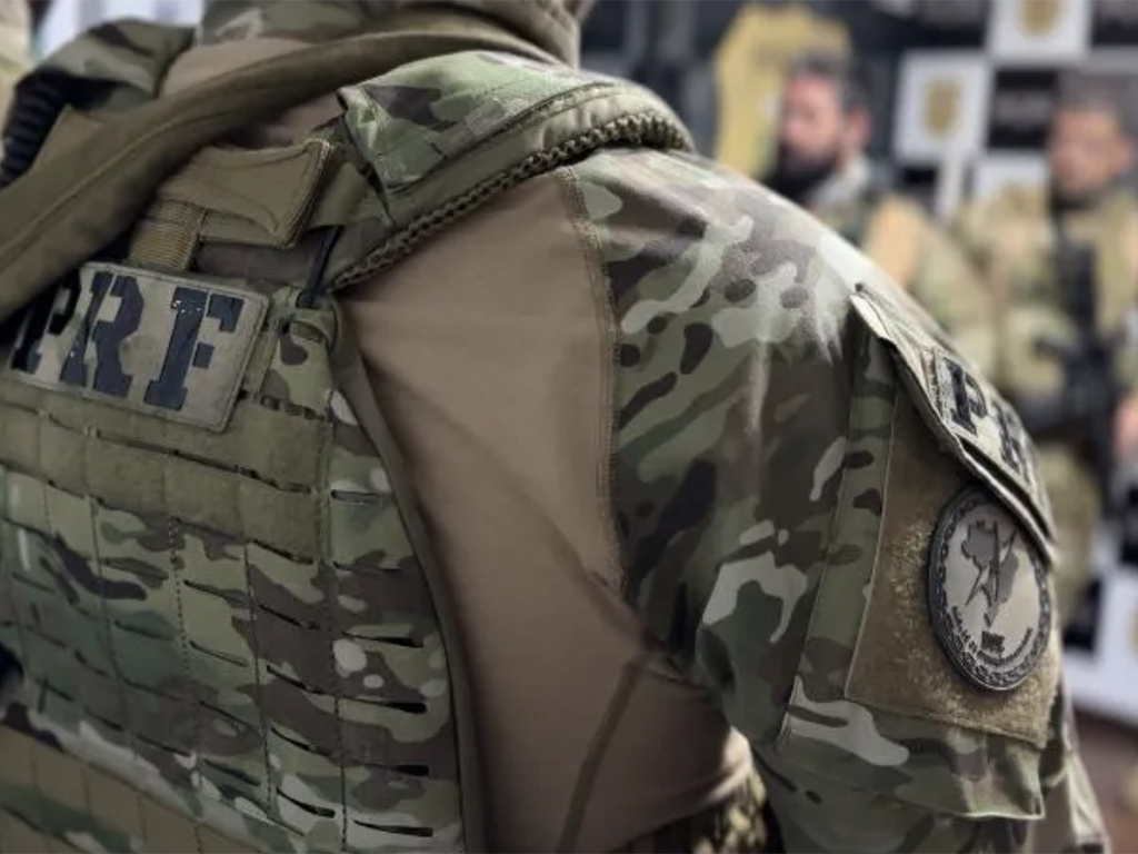 Detalhe do uniforme camuflado da PRF