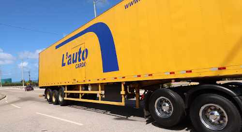 Caminhão da L' Auto Cargo