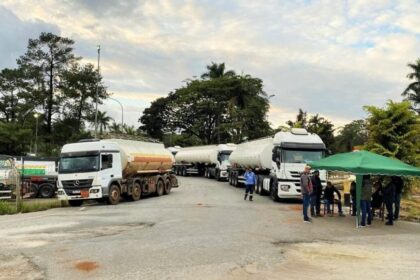 Greve de caminhoneiros em Minas: vale-pedágio e piso mínimo provocam paralisação e risco de desabastecimento
