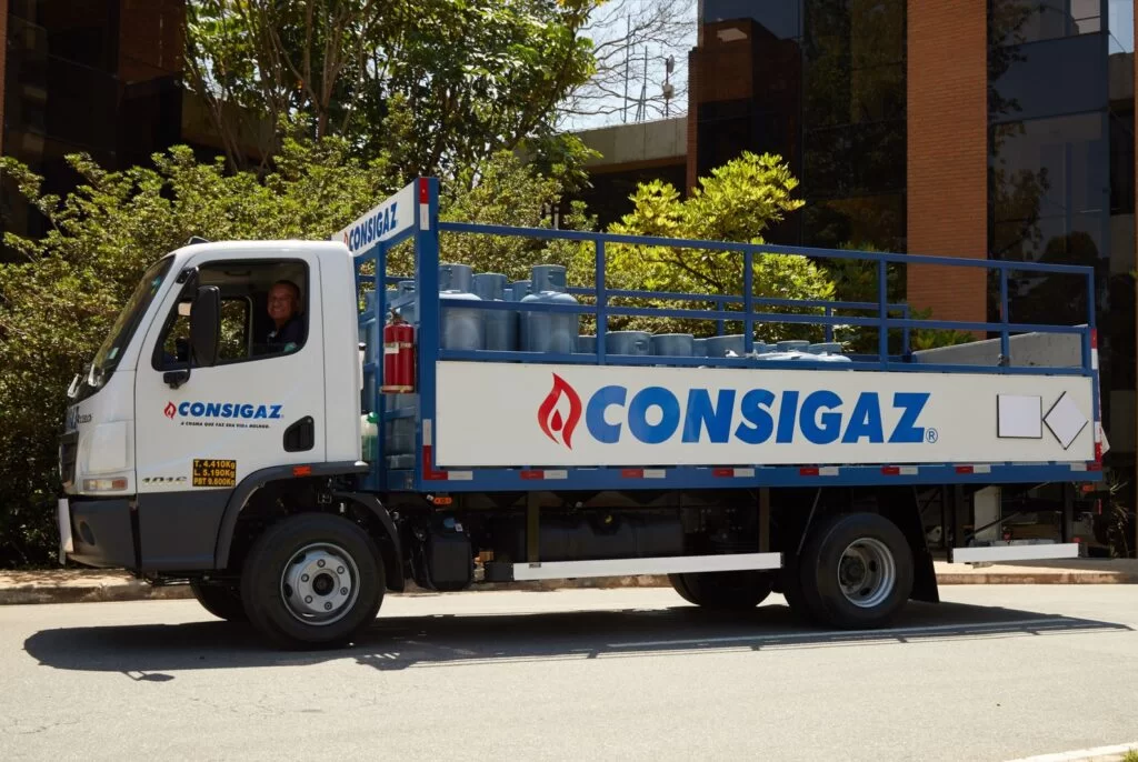 Vaga para transporte de GLP com CNH C e curso MOPP válidos. Empresa oferece salário com adicional de periculosidade, em regime CLT.