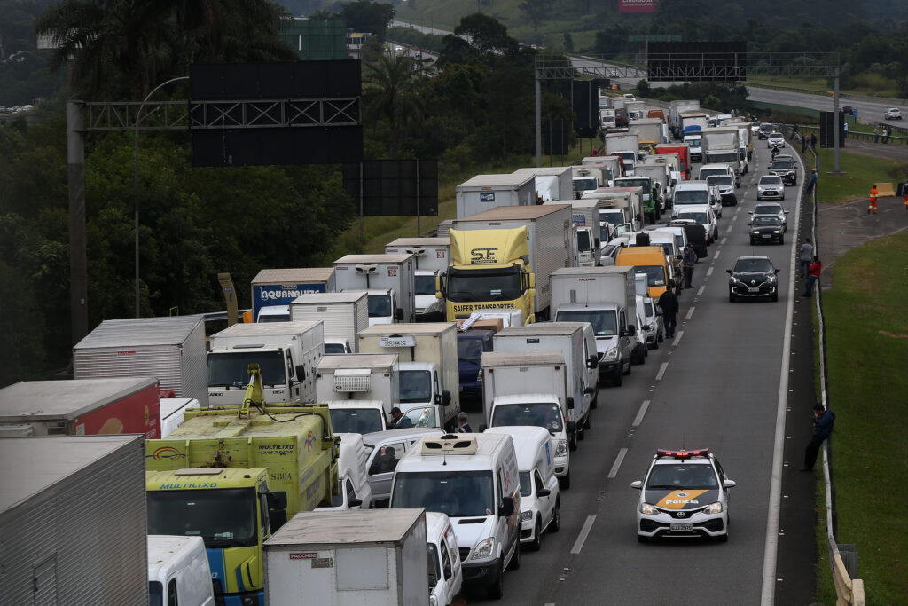 São Paulo, Minas e Paraná puxam o frete no Brasil