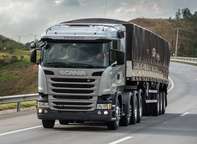 Revista carga pesada scania 8x2.jpg