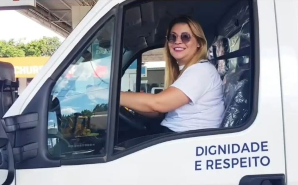“Obrigam dormir na boleia com um instrutor homem”, alerta caminhoneira