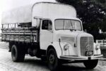 Caminhão Mercedes-Benz em galeria dos 70 anos da marca no Brasil