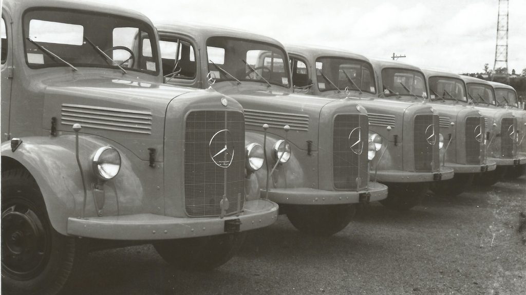 Mercedes-Benz completa 70 anos no Brasil. Veja os caminhões que fizeram história
