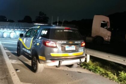 PRF salva caminhoneiro e recupera carga na Rodovia Dom Pedro I, em Itatiba