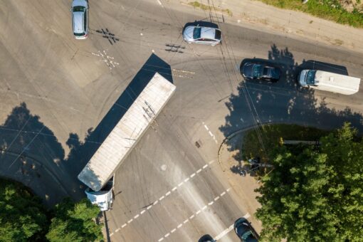 Ponto Cego não é falha do motorista, mas caminhoneiro pode evitar